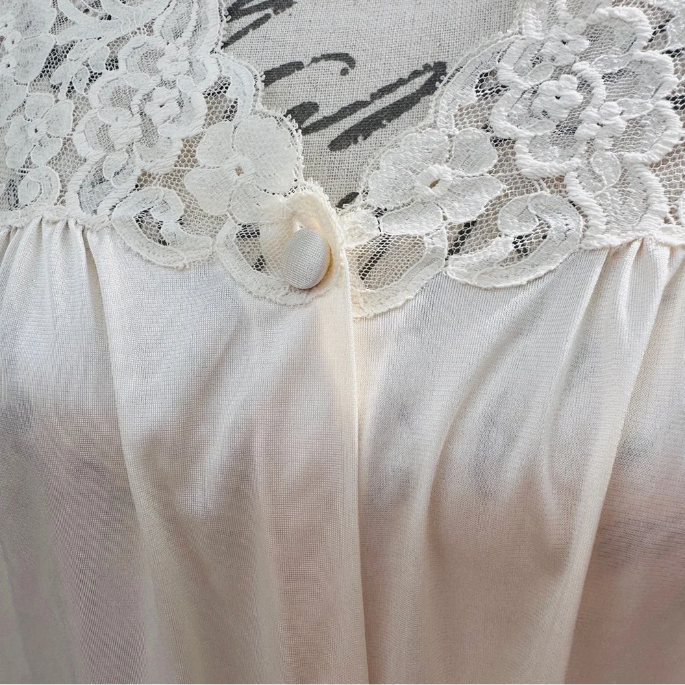 Vintage Vanity Fair Ivory Lace Nightgown Buttoned Robe - Picture 6 of 12